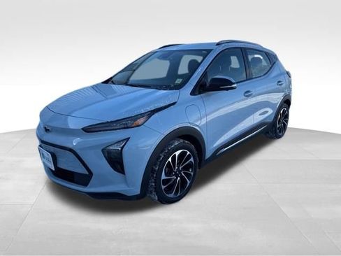 Used 2023 Chevrolet Bolt EUV Premier w/ Super Cruise Package image 3