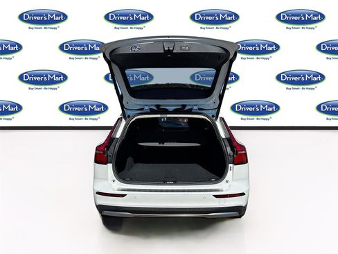 Used 2025 Volvo V60 B5 Cross Country Plus AWD/4WD image 28