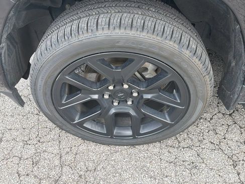 Used 2024 RAM 1500 Laramie AWD/4WD image 32
