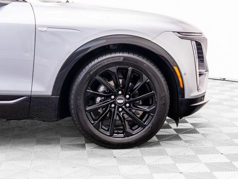 Used 2024 Cadillac Lyriq Sport AWD/4WD image 34