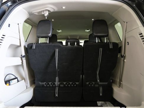 Used 2024 Chrysler Pacifica Touring-L FWD image 26