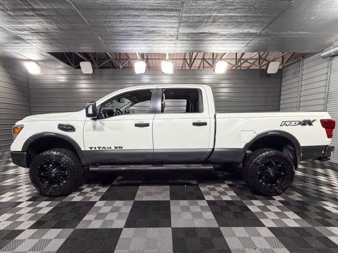 Used 2018 Nissan Titan PRO-4X w/ Pro-4x Convenience Package image 8