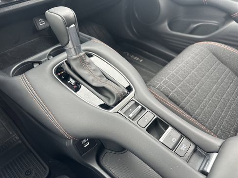 Certified 2025 Honda HR-V Sport image 28