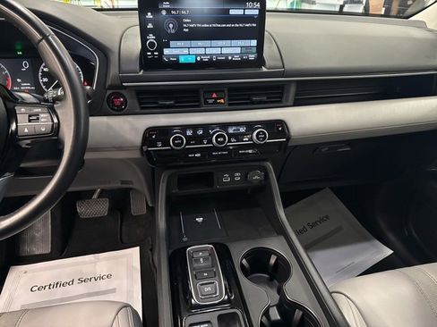 Used 2025 Honda Pilot EX-L image 18