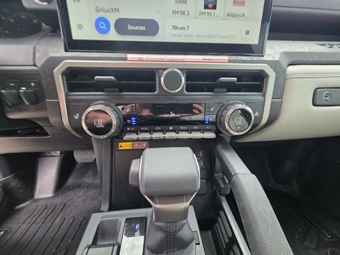 Used 2025 Toyota Tacoma Limited image 15