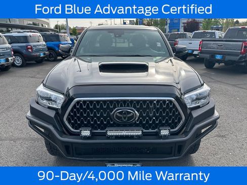 Used 2018 Toyota Tacoma TRD Sport AWD/4WD image 11