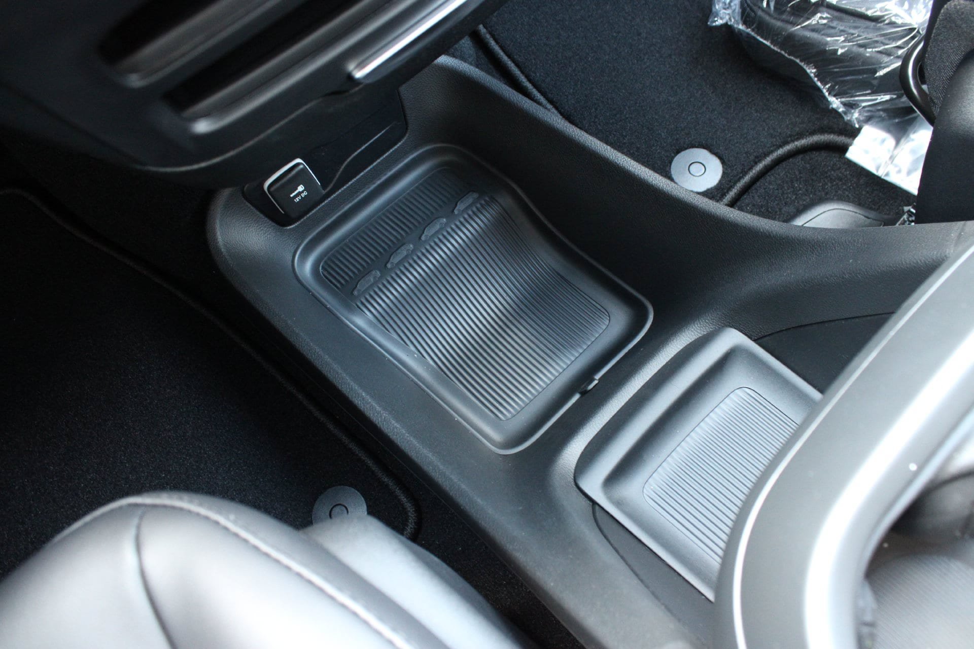New 2027 Chrysler Pacifica Select FWD image 44