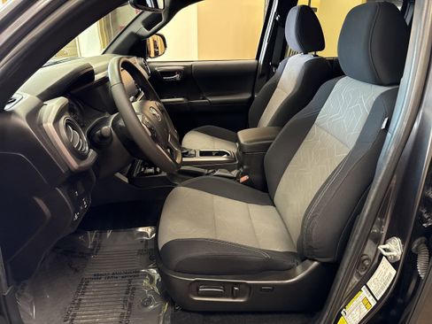 Used 2023 Toyota Tacoma TRD Sport image 26