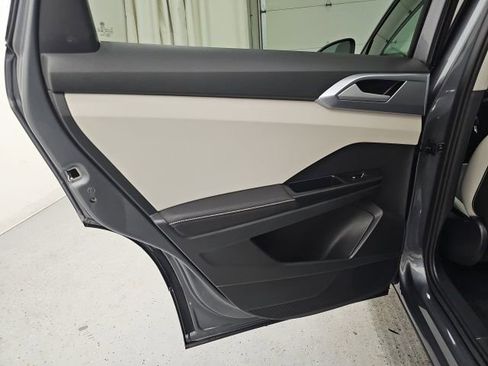 Used 2025 Volkswagen Taos SE image 26