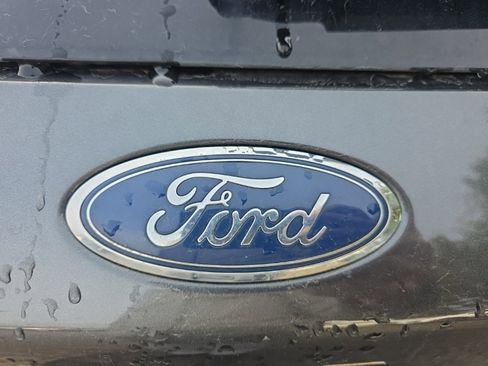 Used 2020 Ford Escape SE image 15