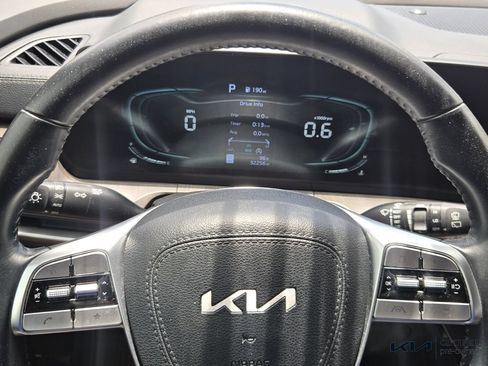 Certified 2024 Kia Telluride EX w/ EX Captain's Chair Package FWD image 31