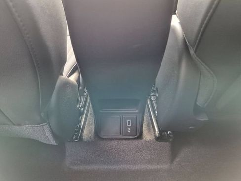 Used 2023 Buick Encore GX Preferred w/ Cold Weather Comfort Package FWD image 16