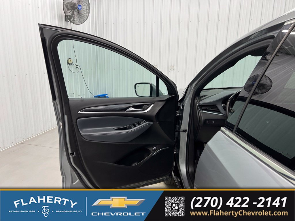 Used 2023 Buick Enclave Essence FWD image 8