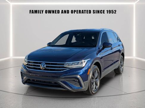 Used 2023 Volkswagen Tiguan SE FWD image 2