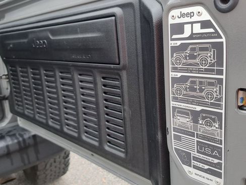 Used 2020 Jeep Wrangler Unlimited Rubicon image 32