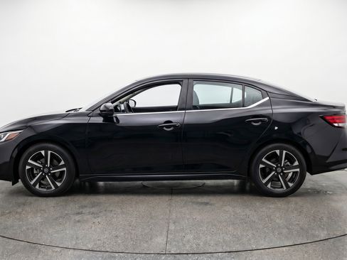 Used 2025 Nissan Sentra SV image 5