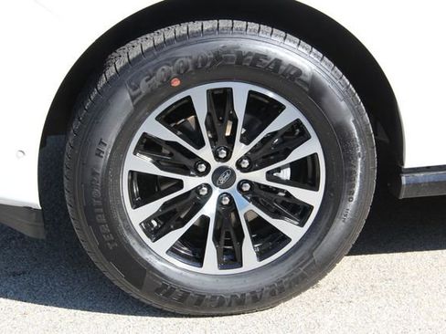 Used 2025 Ford Expedition Max Platinum AWD/4WD image 15
