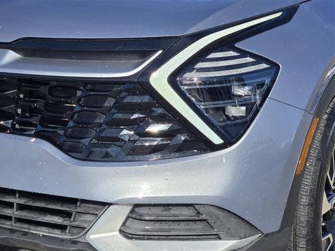 Certified 2024 Kia Sportage EX image 7