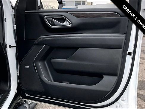 Used 2024 Chevrolet Suburban Z71 w/ Luxury Package image 28