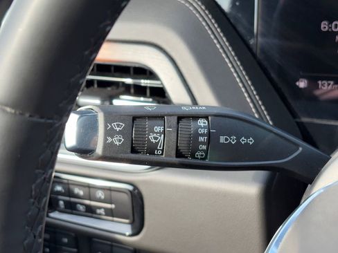 Used 2025 GMC Yukon Denali AWD/4WD image 15