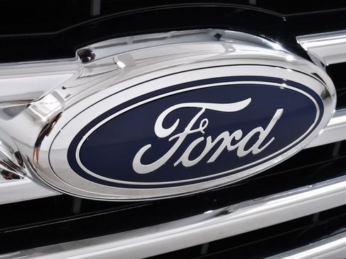 Used 2016 Ford F150 XLT w/ Equipment Group 302A Luxury AWD/4WD image 20