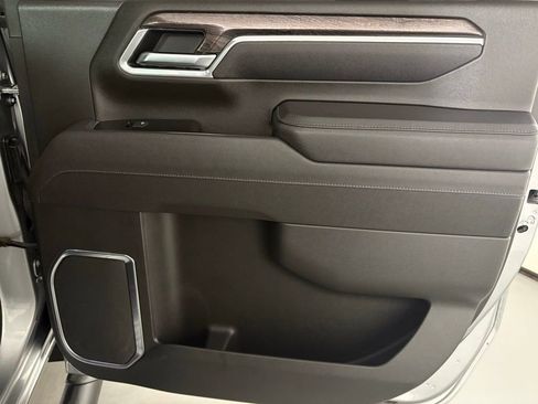 Used 2025 Chevrolet Silverado 2500 LTZ w/ LTZ Plus Package image 46