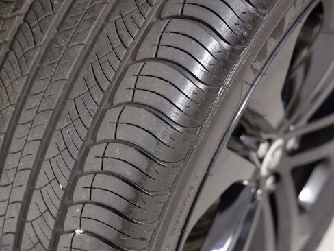 Used 2025 Jaguar F-PACE R-Dynamic S image 78