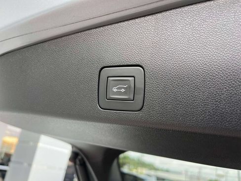 Certified 2023 Buick Encore GX Essence w/ Experience Buick Package FWD image 18