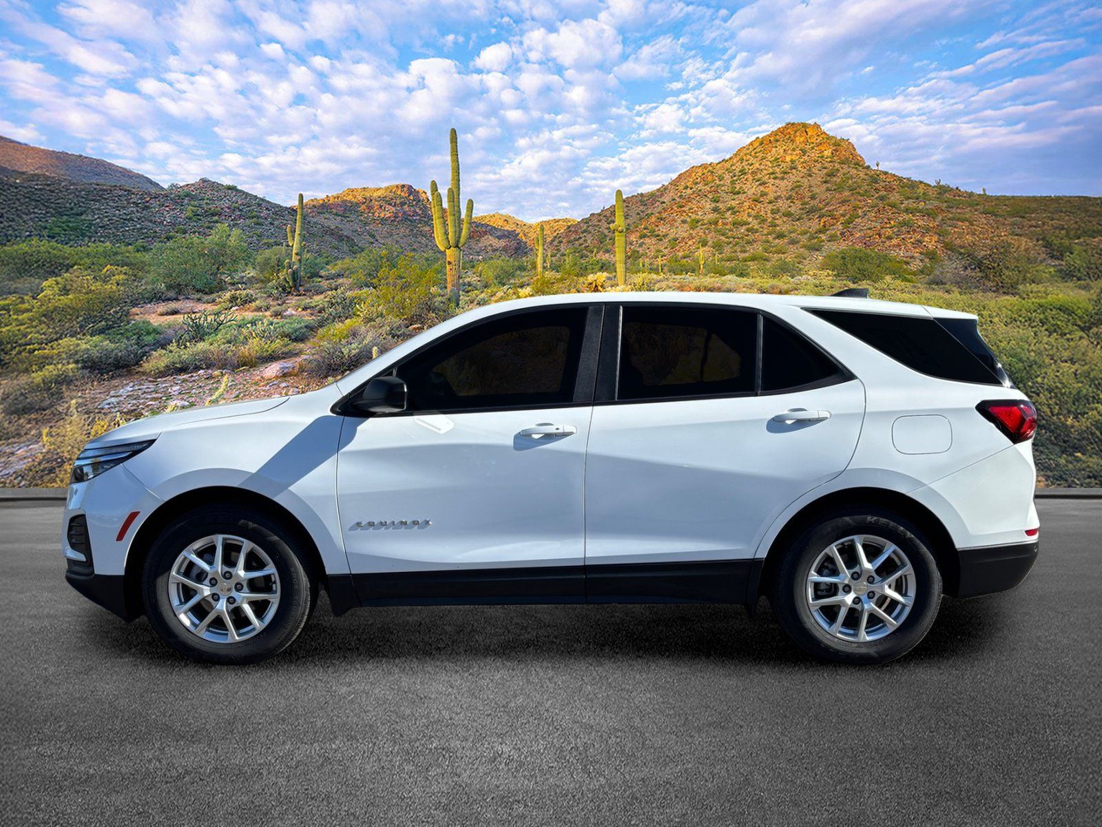Used 2024 Chevrolet Equinox LS w/ Driver Confidence II Package FWD image 7