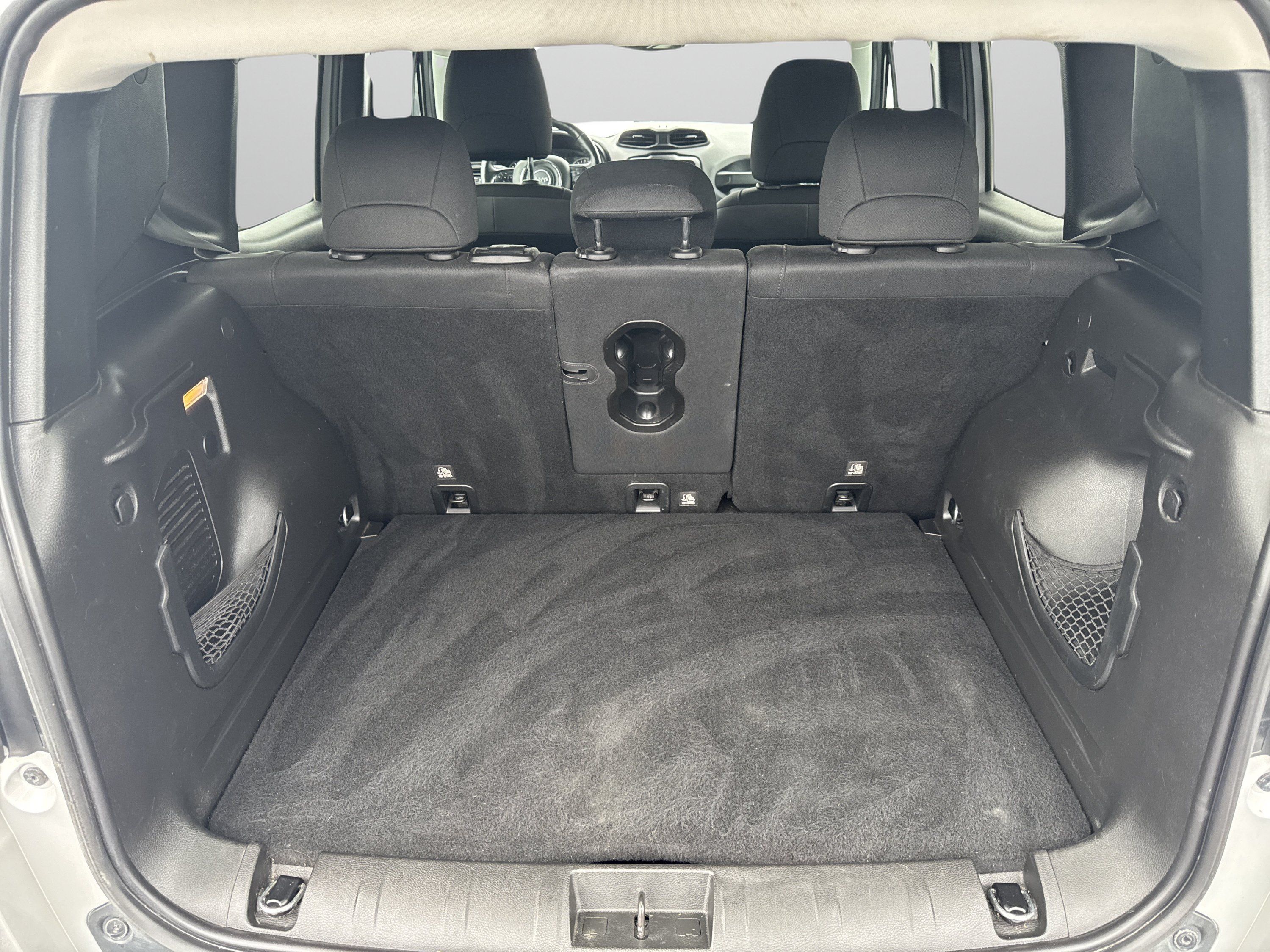 Used 2020 Jeep Renegade Altitude AWD/4WD image 10