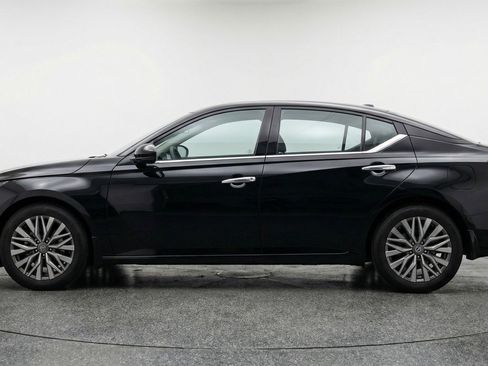 Used 2025 Nissan Altima 2.5 SV image 5
