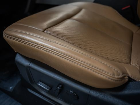 Used 2022 Ford F350 Lariat w/ Chrome Package image 42