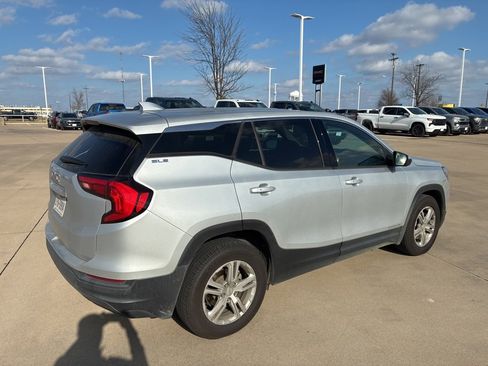 Used 2018 GMC Terrain SLE w/ LPO, Cargo Package image 4