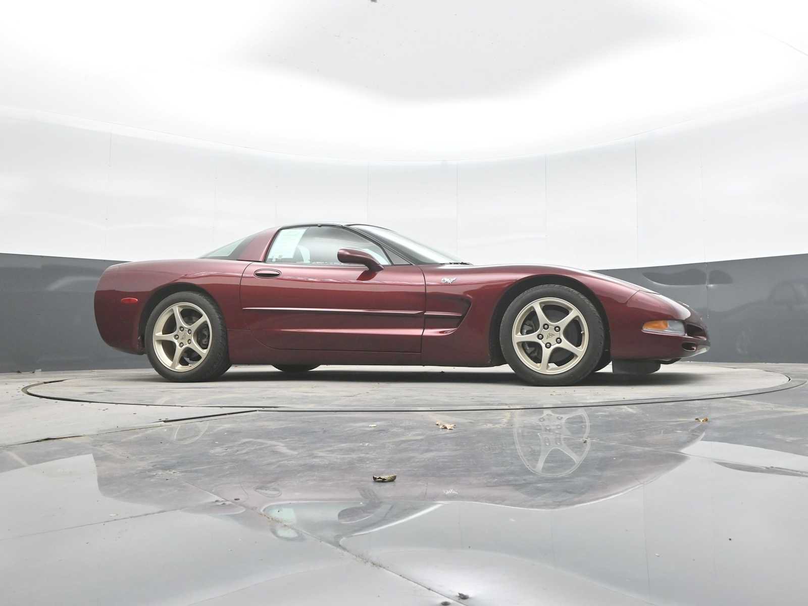 Used 2003 Chevrolet Corvette Coupe w/ Preferred Equipment Group RWD image 29