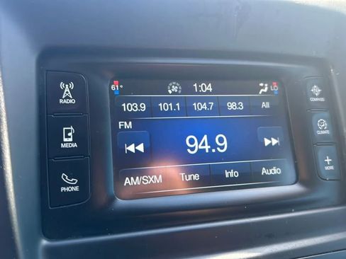 Used 2015 Chrysler 200 Limited w/ Convenience Group image 29