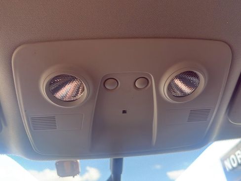 Used 2016 Chevrolet Traverse LT image 26