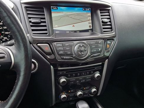 Used 2020 Nissan Pathfinder SL AWD/4WD image 31