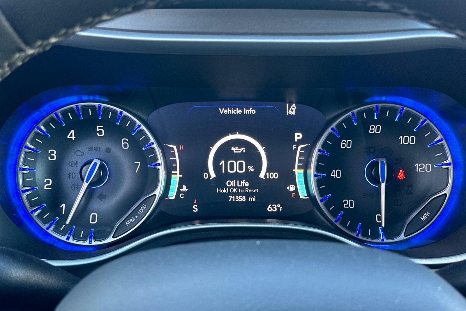 Used 2023 Chrysler Pacifica Touring-L FWD image 25