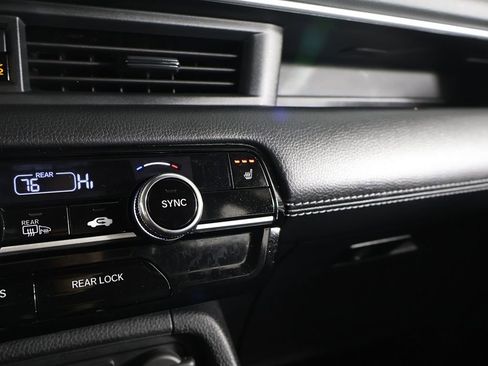 Used 2025 Honda Pilot EX-L image 48