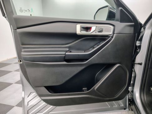 Used 2020 Ford Explorer ST image 23