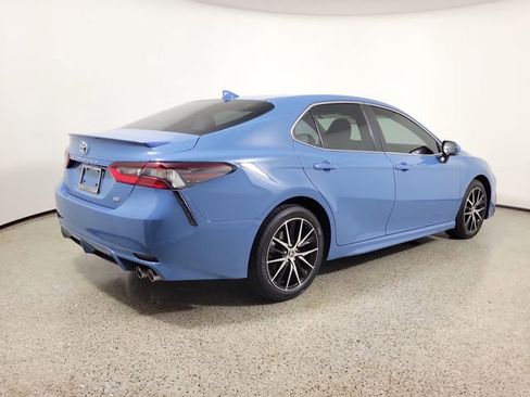 Used 2024 Toyota Camry SE FWD image 5