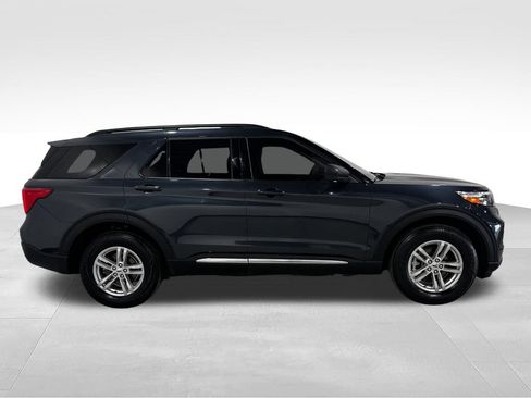 Used 2023 Ford Explorer XLT AWD/4WD image 24