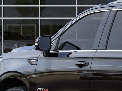 New 2026 GMC Yukon XL AT4 Ultimate w/ LPO, Illumination Package image 12