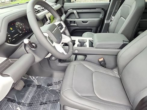 New 2025 Land Rover Defender 110 X-Dynamic SE image 21
