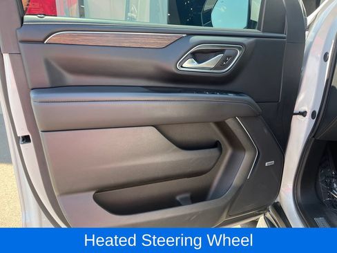 Used 2024 Chevrolet Suburban High Country AWD/4WD image 13