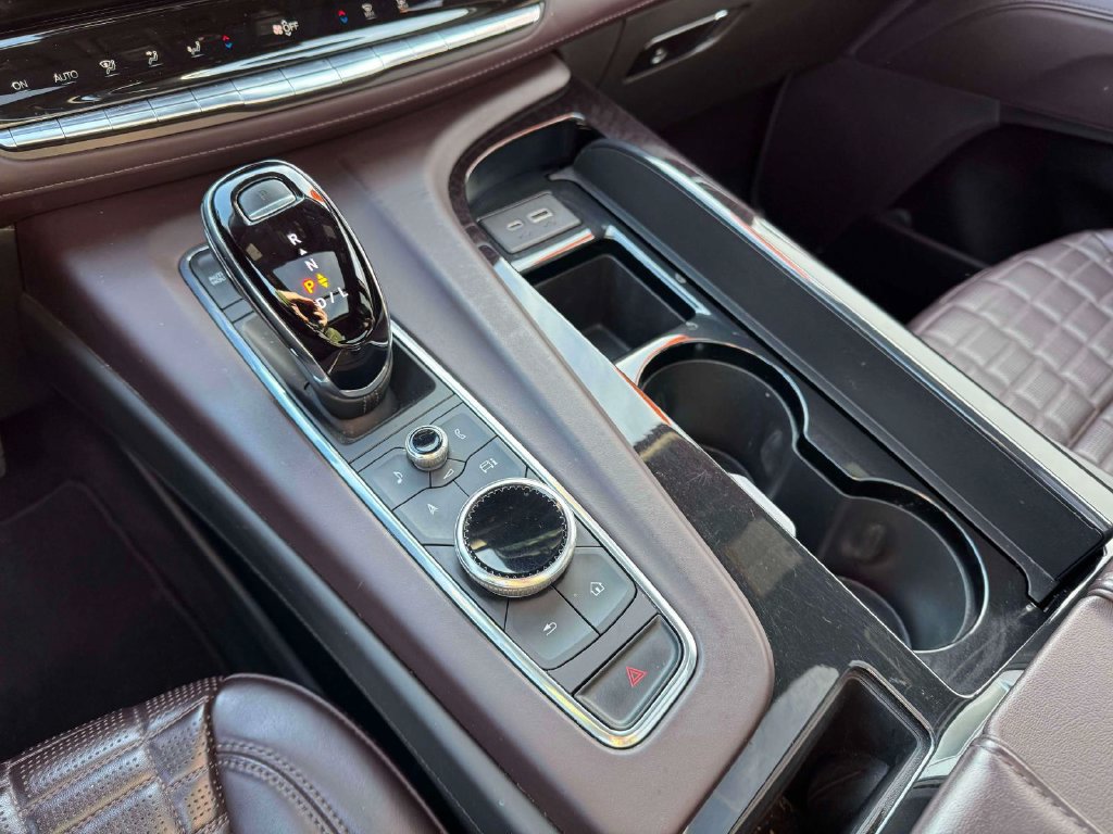 Used 2023 Cadillac Escalade Sport Platinum AWD/4WD image 32