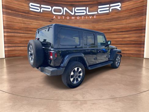 Used 2022 Jeep Wrangler Unlimited Sahara w/ Cold Weather Group AWD/4WD image 7