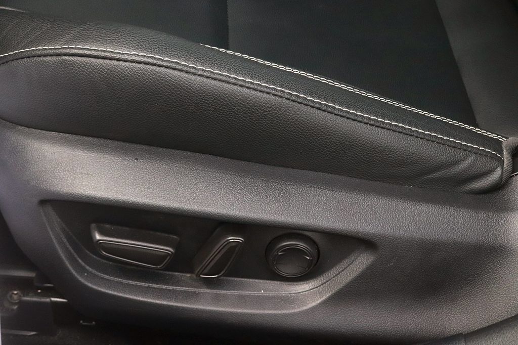 Used 2025 Toyota Camry SE FWD image 15