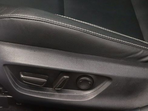 Used 2025 Toyota Camry SE image 15