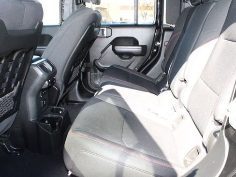 Used 2022 Jeep Gladiator Rubicon w/ Cold Weather Group AWD/4WD image 47